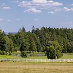 Apartment Luxusni Blonde Farm Slavetin