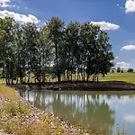 Luxusni Blonde Farm * Slavetin