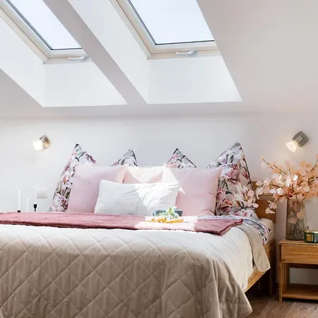 Apartment Luxusni Blonde Farm Slavetin