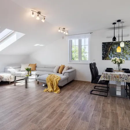 Luxusni Blonde Farm Apartment *
